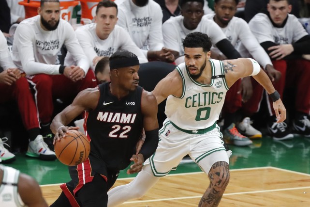 Boston Celtics i Miami Heat do 10 od utakmice 4